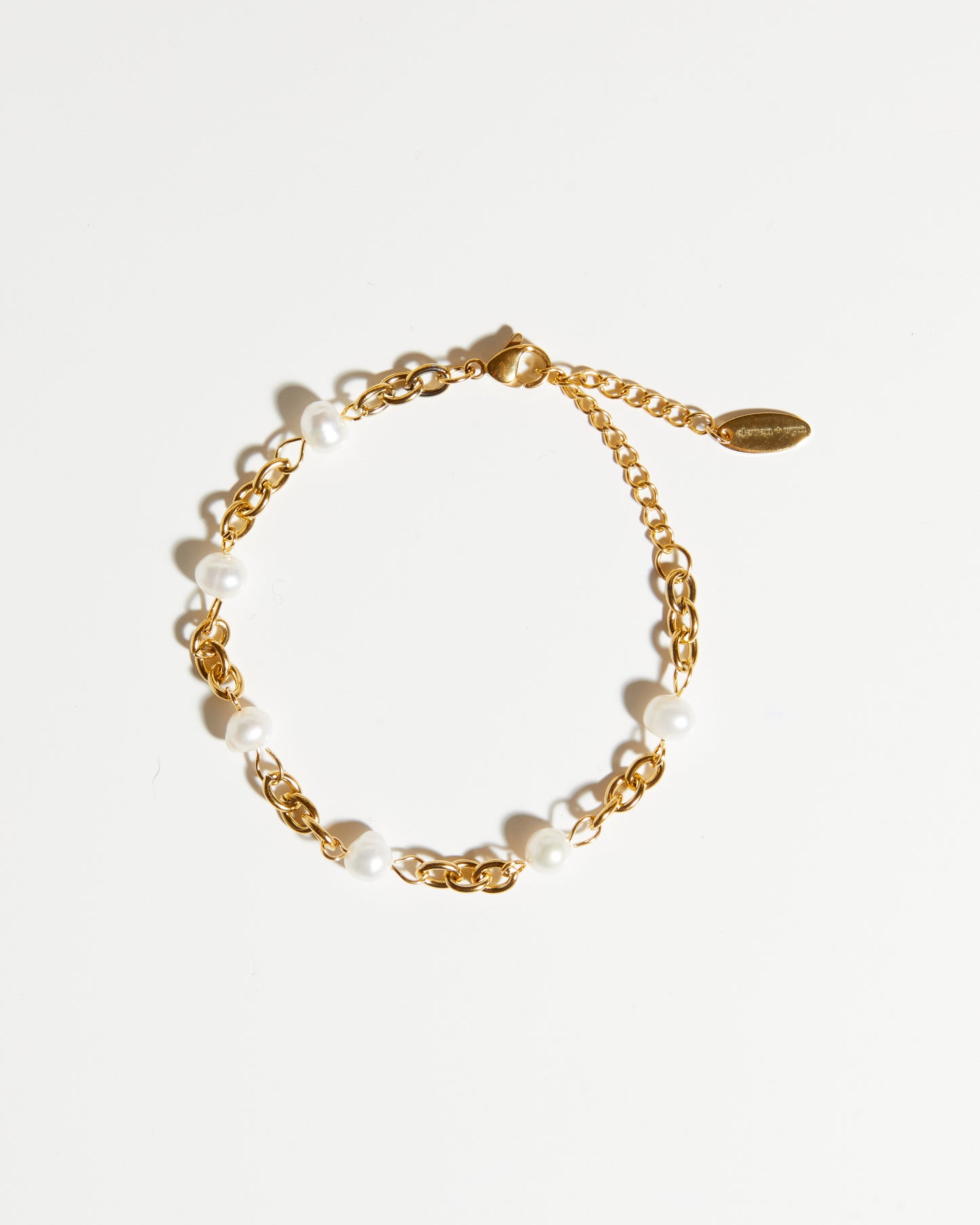 Pearl + chain bracelet